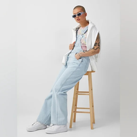 Levi's Loose Fit Utility Overalls Light Wash - Picture 1 of 8